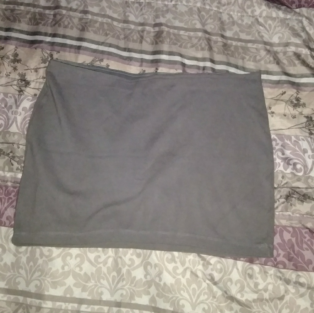 Cute gray knit mini skirt